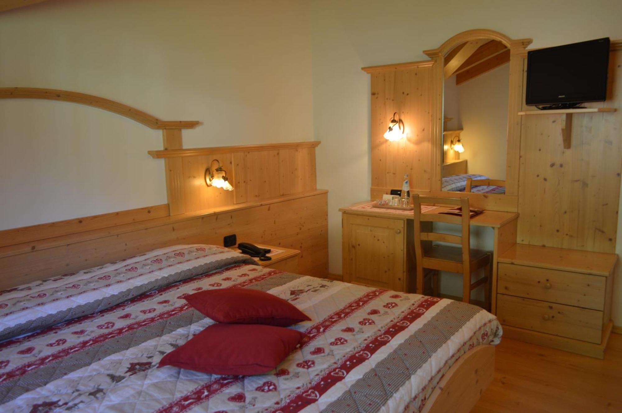 Hotel Garni Sant'Antonio Con Spa Madonna Exterior foto